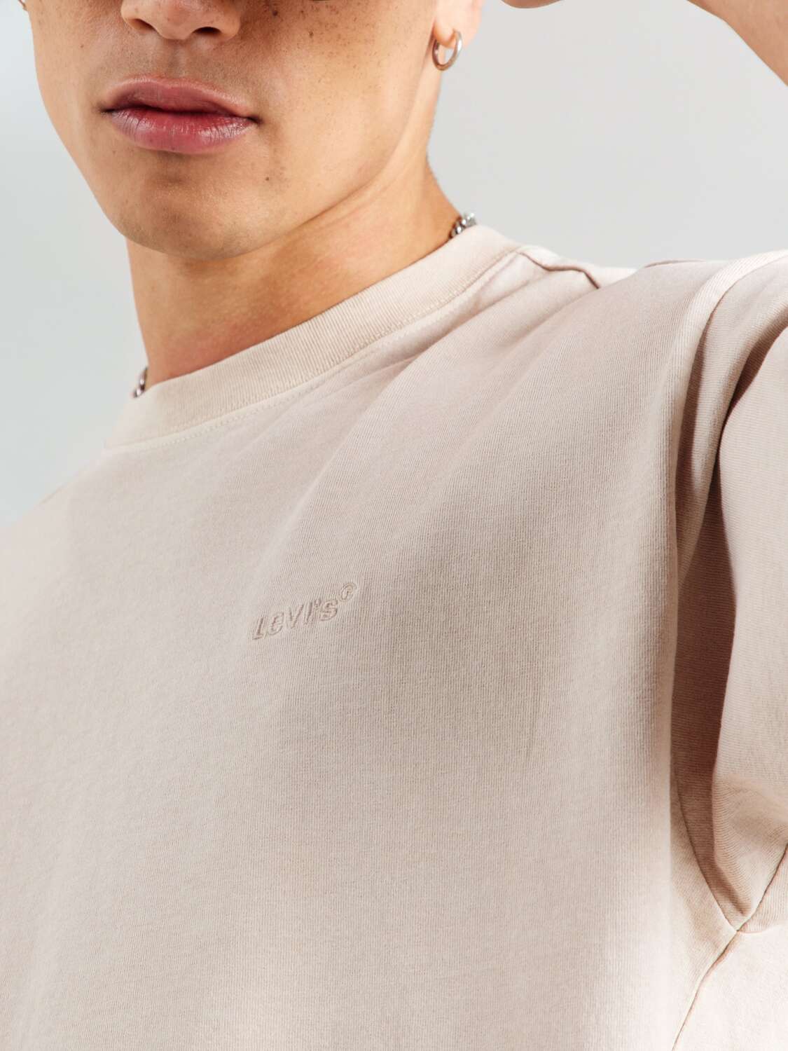 LEVI'S  Футболка 'Red Tab Vintage Tee' в светло-бежевом цвете — фото 2