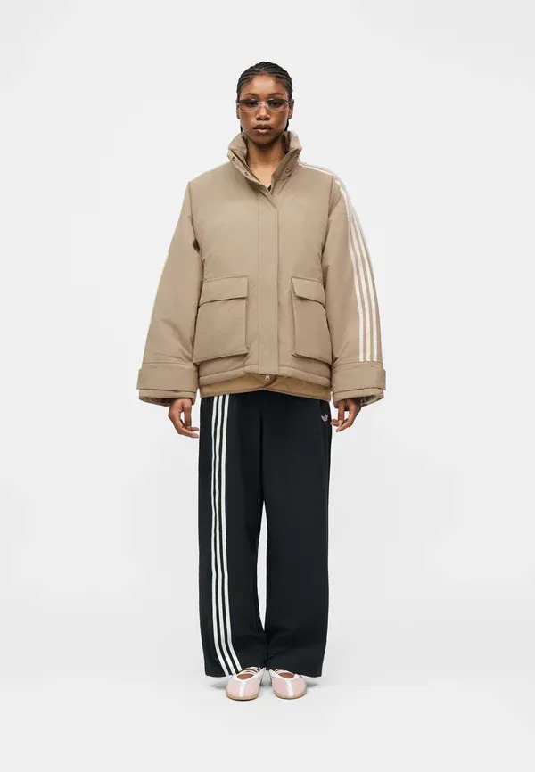 Куртка зимняя Adidas Originals, бежевый — фото 2
