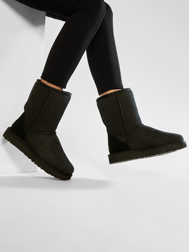 Угги UGG W Classic Short II, черный