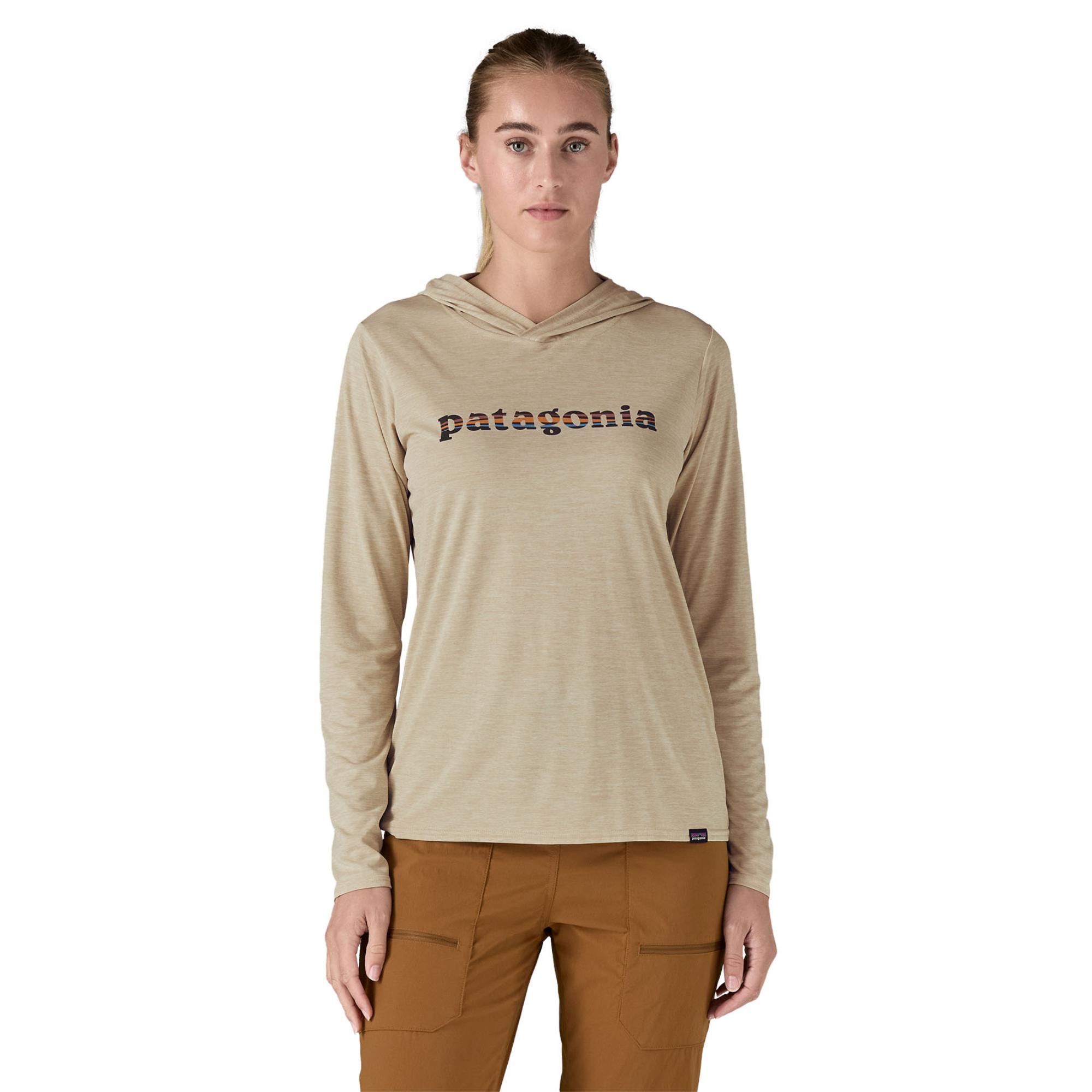 

Женская толстовка Capilene Cool Daily с графическим принтом Patagonia, 73 Text Logo/Pumice X-Dye