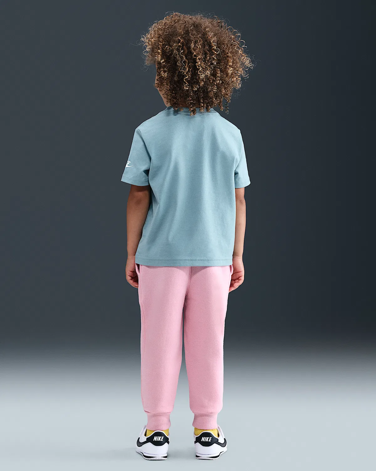 Детские флисовые джоггеры Nike Sportswear Club, Medium Soft Pink — фото 4