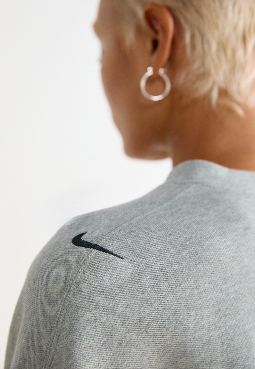 

Толстовка DANCE SHRUG Nike Sportswear, серый