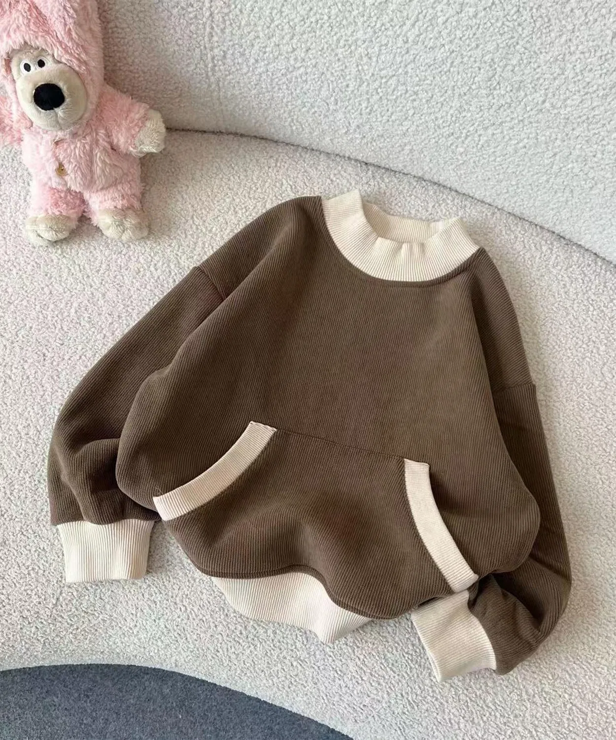 Свитшот детский с карманом Aimoha Kids шоколадный