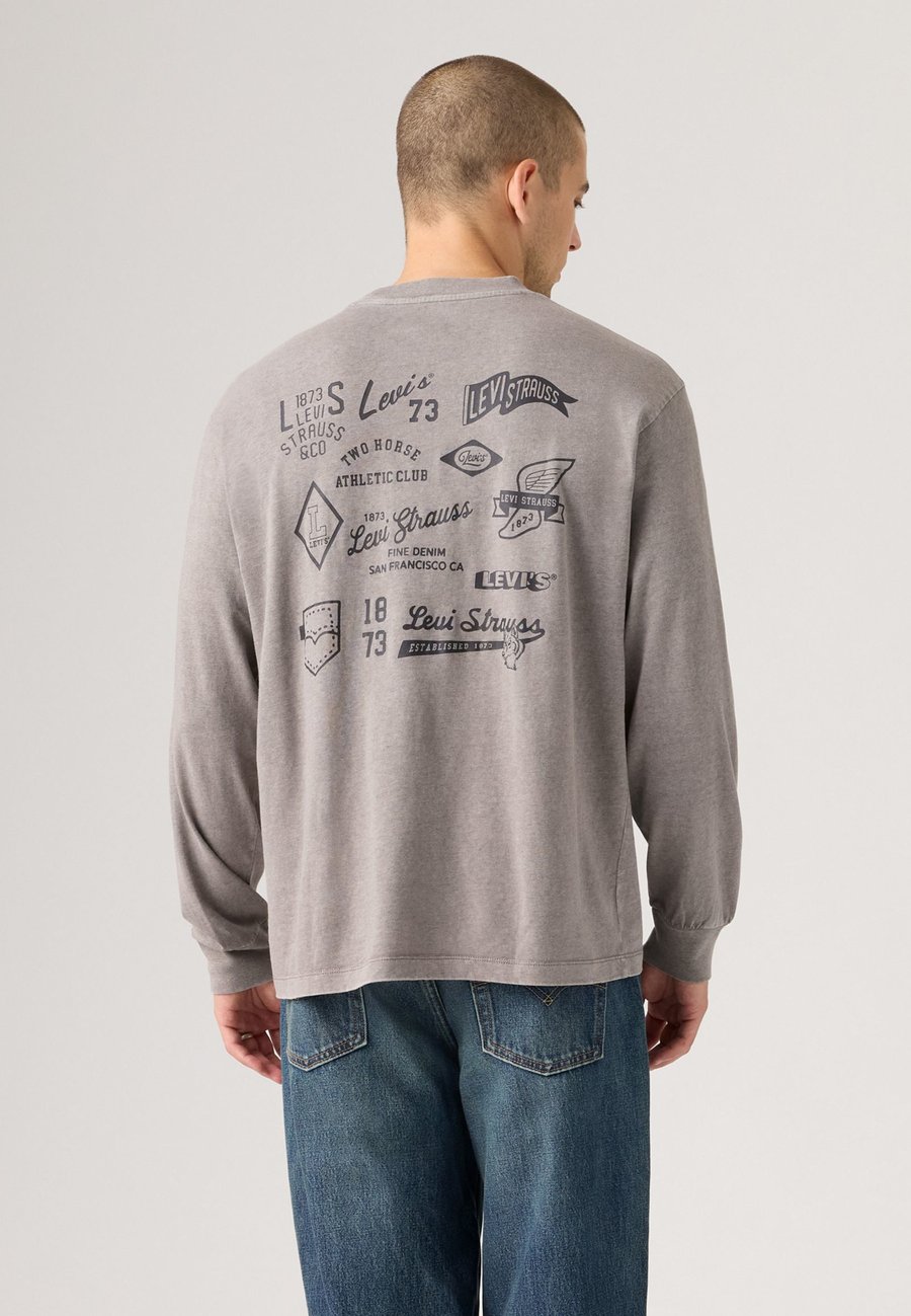 

Топ Levi's GRAPHIC AUTHENTIC TEE, Bungee Cord/Dark Grey