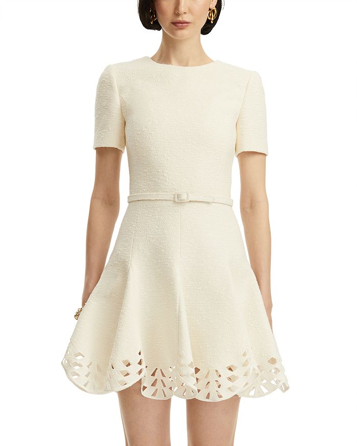 

Короткое платье из твида с рукавами 3/4 и асимметричным подолом Oscar de la Renta, слоновая кость/кремовый