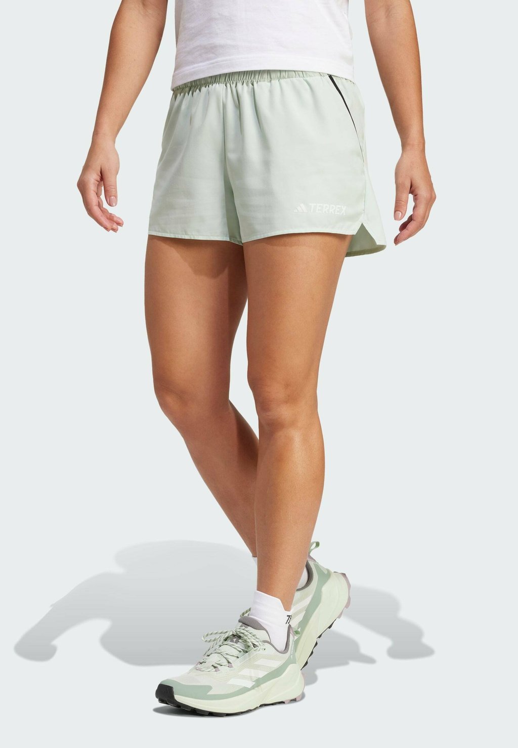 

Спортивные шорты Adidas Terrex, зеленый