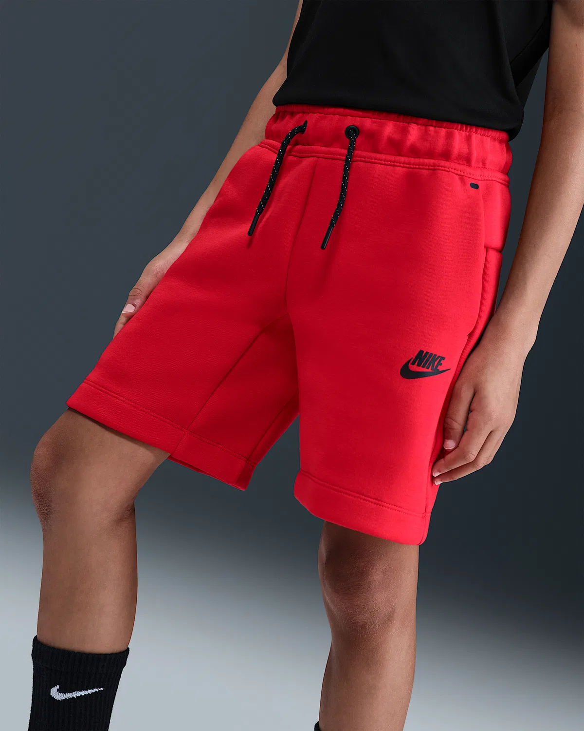 Детские шорты Nike Sportswear Tech Fleece для мальчиков, University Red/Black — фото 2