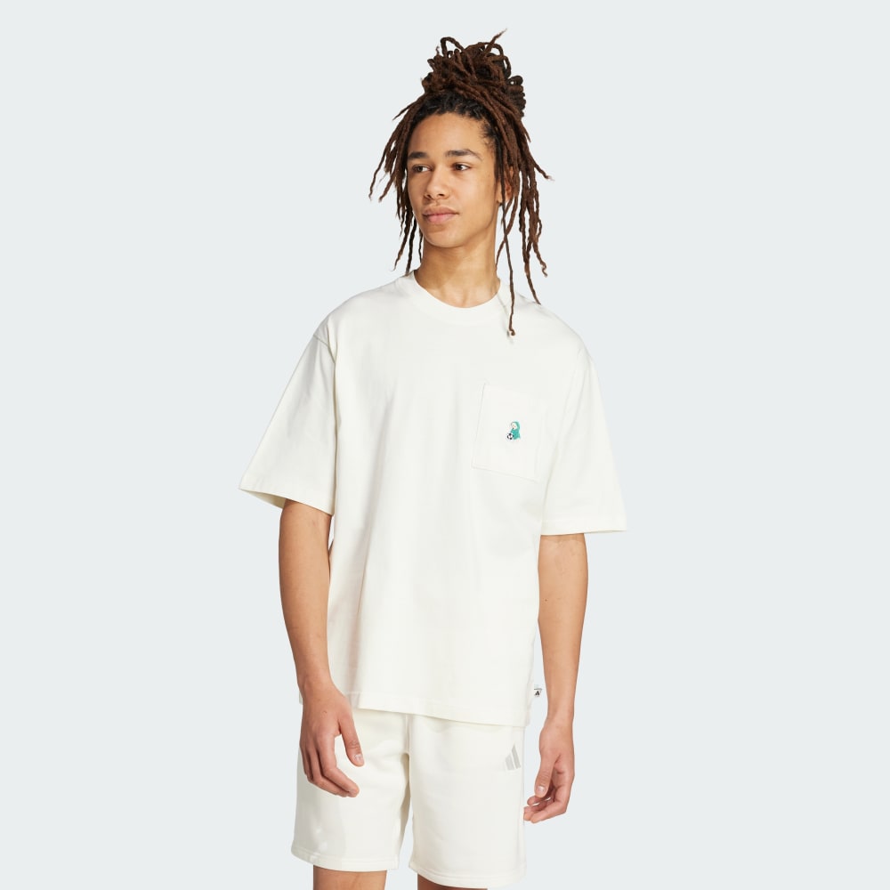 

Футболка Adidas Dog Soccer Patch Pocket Graphic Tee, цвет Off White