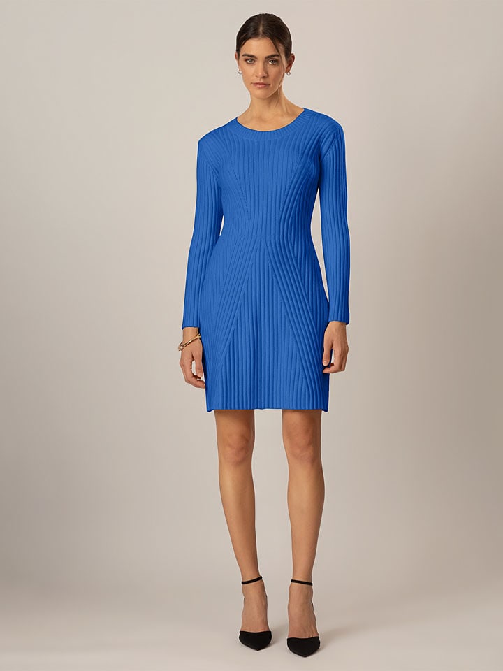 

APART Вязаное платье синего цвета