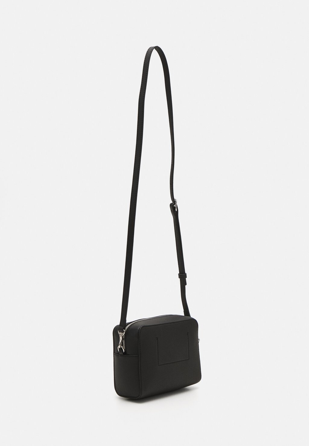 

Сумка через плечо MINIMAL MONOGRAM CAMERA BAG Calvin Klein, черный