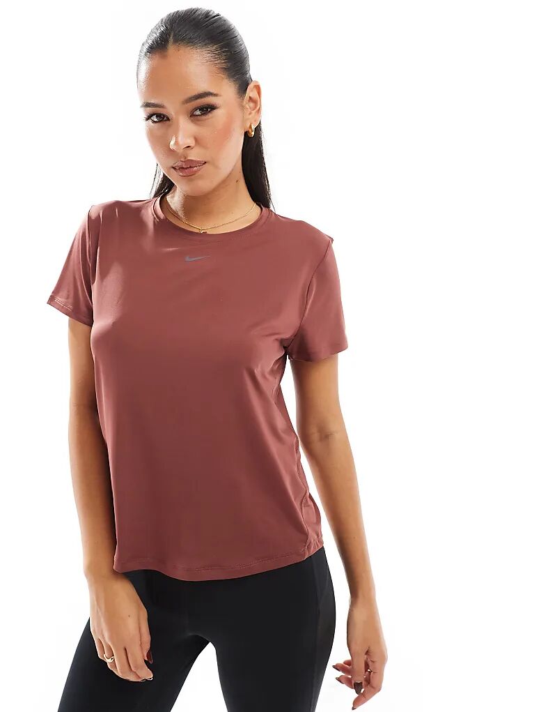 

Футболка Nike One Training Dri-FIT slim коричневого цвета Nike Training