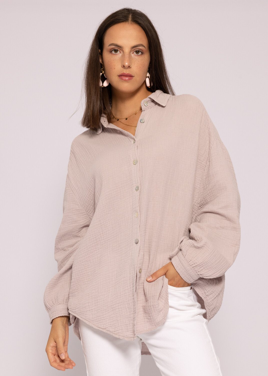 

Блуза SASSYCLASSY Ultra Oversize Musselin nhemd kürzere Variante, цвет Puderrosa