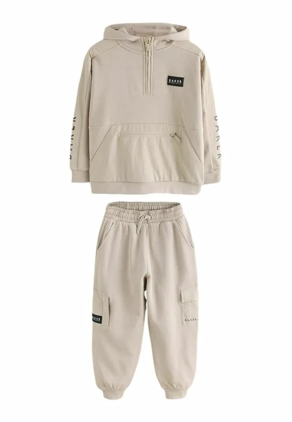 Спортивный костюм стандартного кроя: водолазка и спортивные брюки. Baker By Ted Baker, Stone