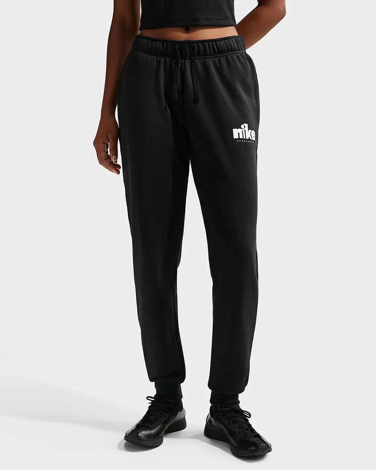 Женские спортивные штаны Nike Sportswear Club Fleece с принтом, Black/White — фото 2