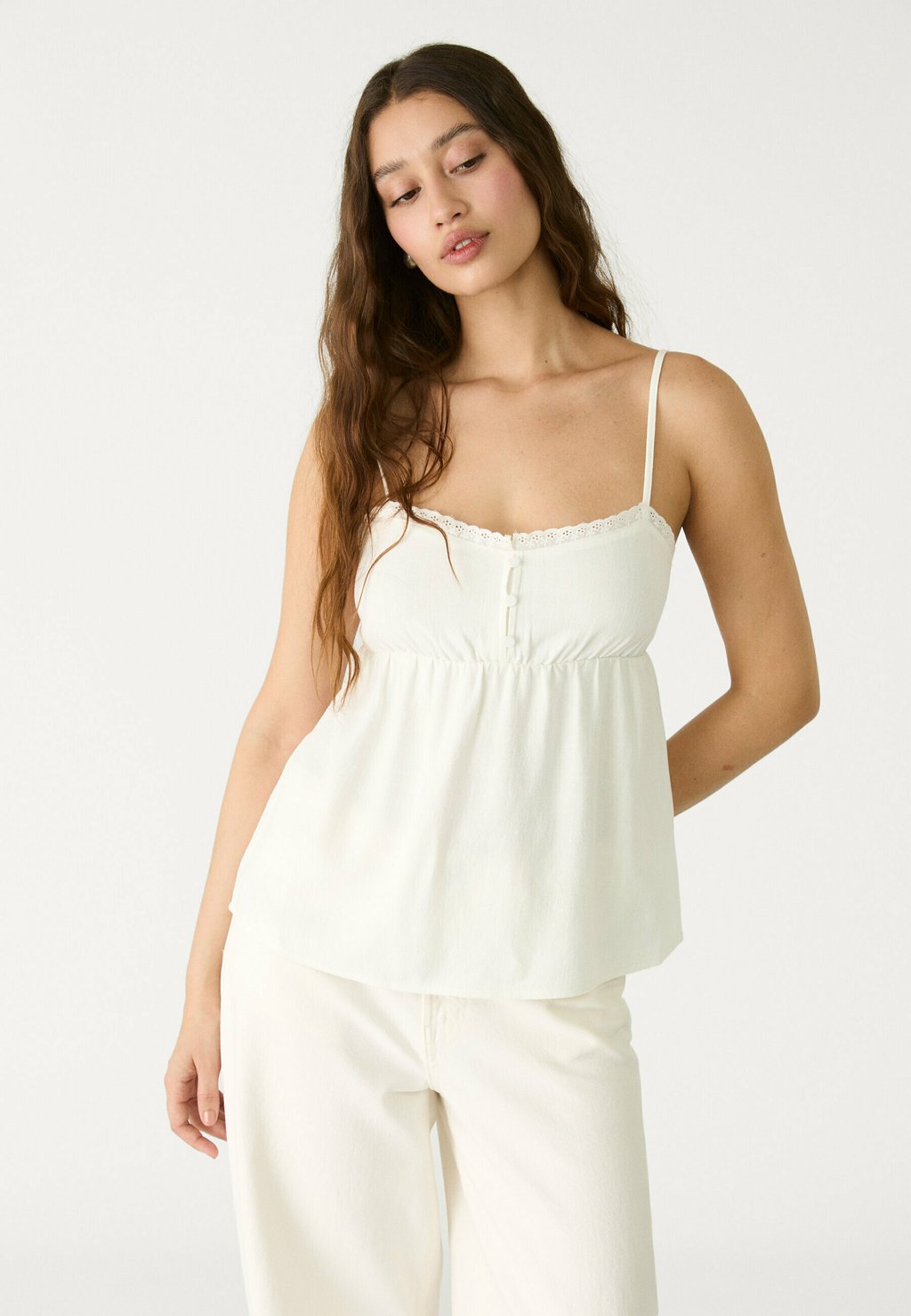

Топ FLOWING STRAPPY Stradivarius, белый