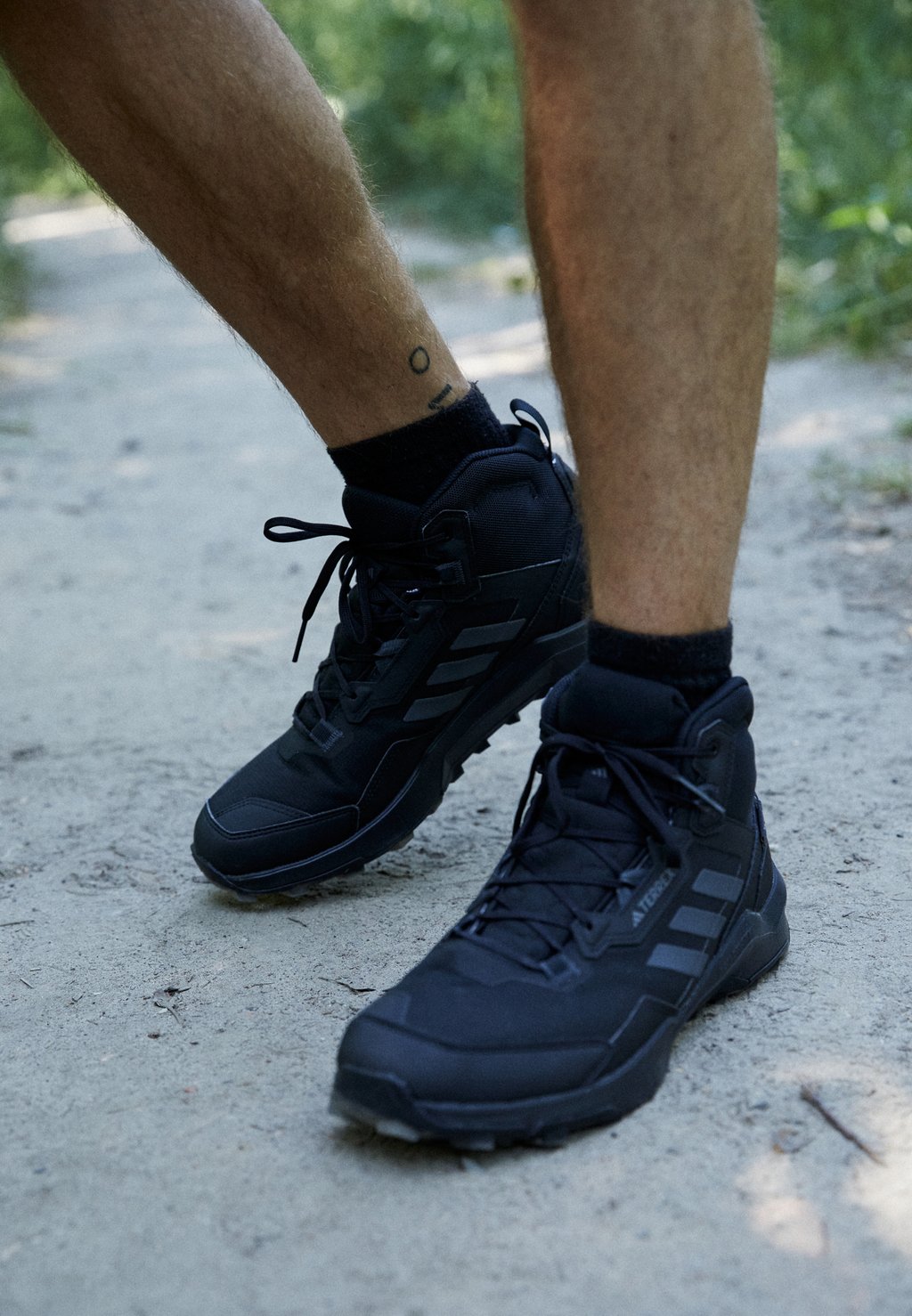 

Кроссовки Adidas TERREX MID GTX, цвет Core Black/Carbon Grey, Черный, Кроссовки Adidas TERREX MID GTX, цвет Core Black/Carbon Grey