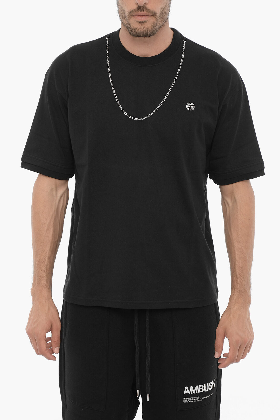 

Футболка Ambush Solid Color с круглым вырезом и цепочкой серебристого тона, черный