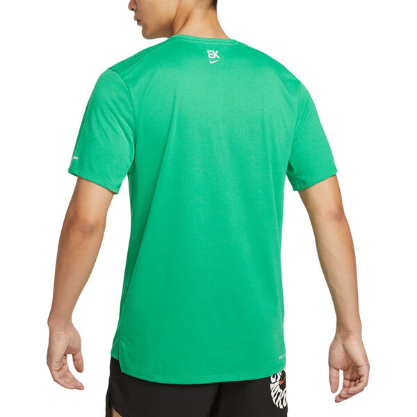Футболка rise 365 dri-fit short-sleeve running top asia sizing 'kipchoge-stadium green' Nike, зеленый — фото 2