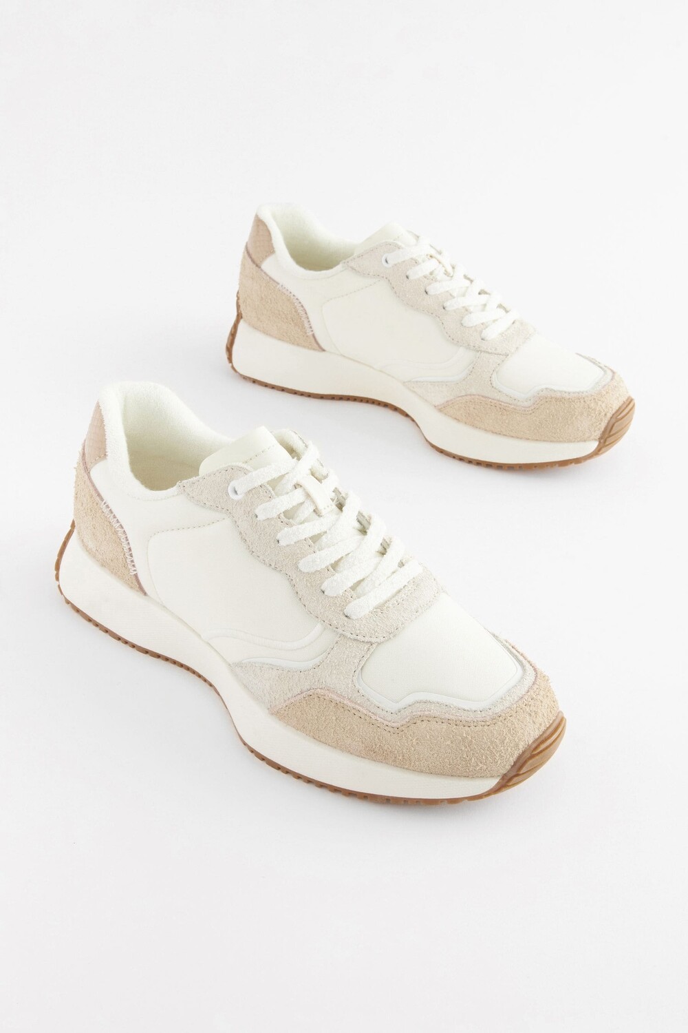 Замшевые спортивные кроссовки Forever Comfort на толстой подошве и декоративной строчкой Next, белый — фото 3