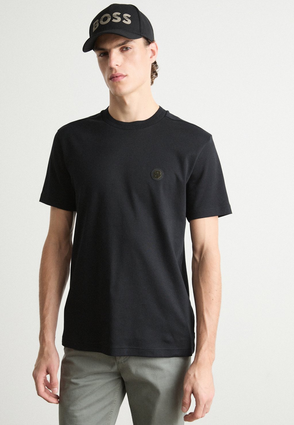 

Базовая футболка TEE BOSS, черный