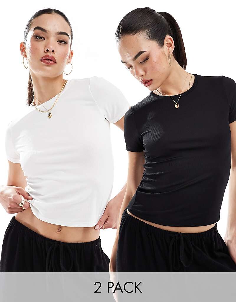 

Vero Moda – набор из 2 футболок в тонкую рубчику из мягкой ткани черного и белого цвета