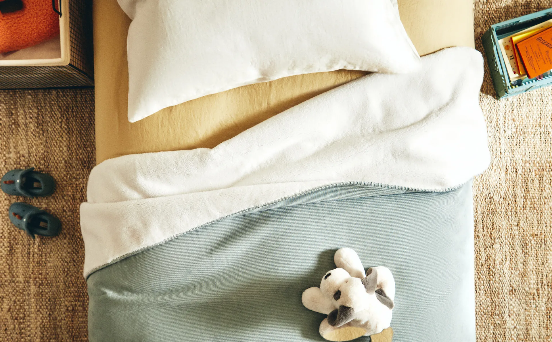 

Вельветовое покрывало Zara Home, зеленый