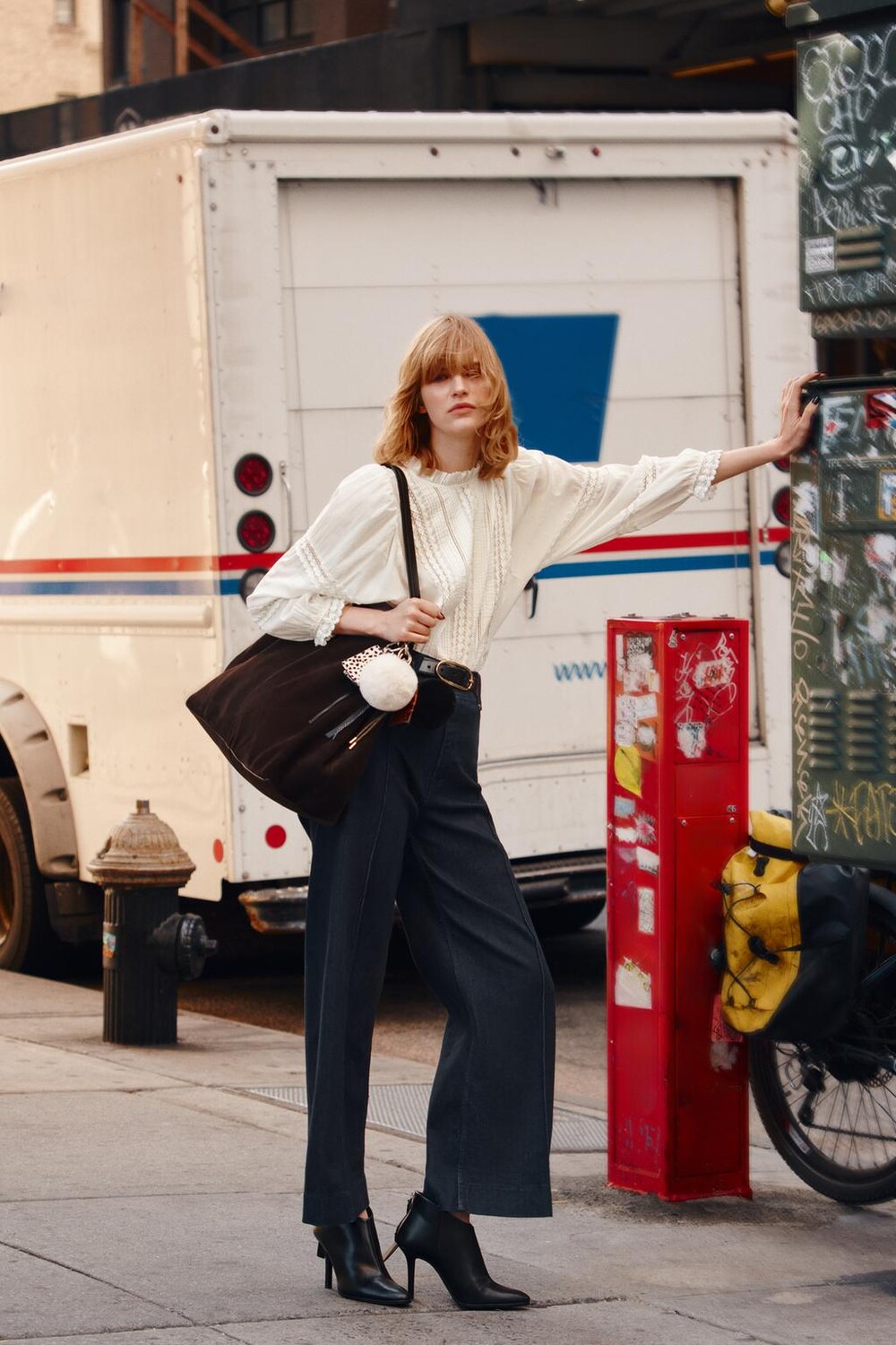 

Романтическая блузка ZARA, экрю