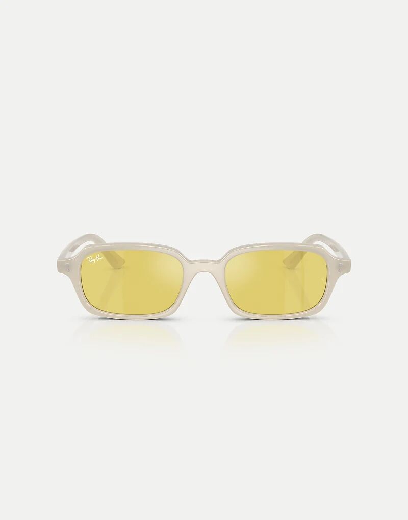

Солнцезащитные очки Ray-Ban Zuri прямоугольной формы с желтыми зеркальными линзами в облачно-теплом белом цвете