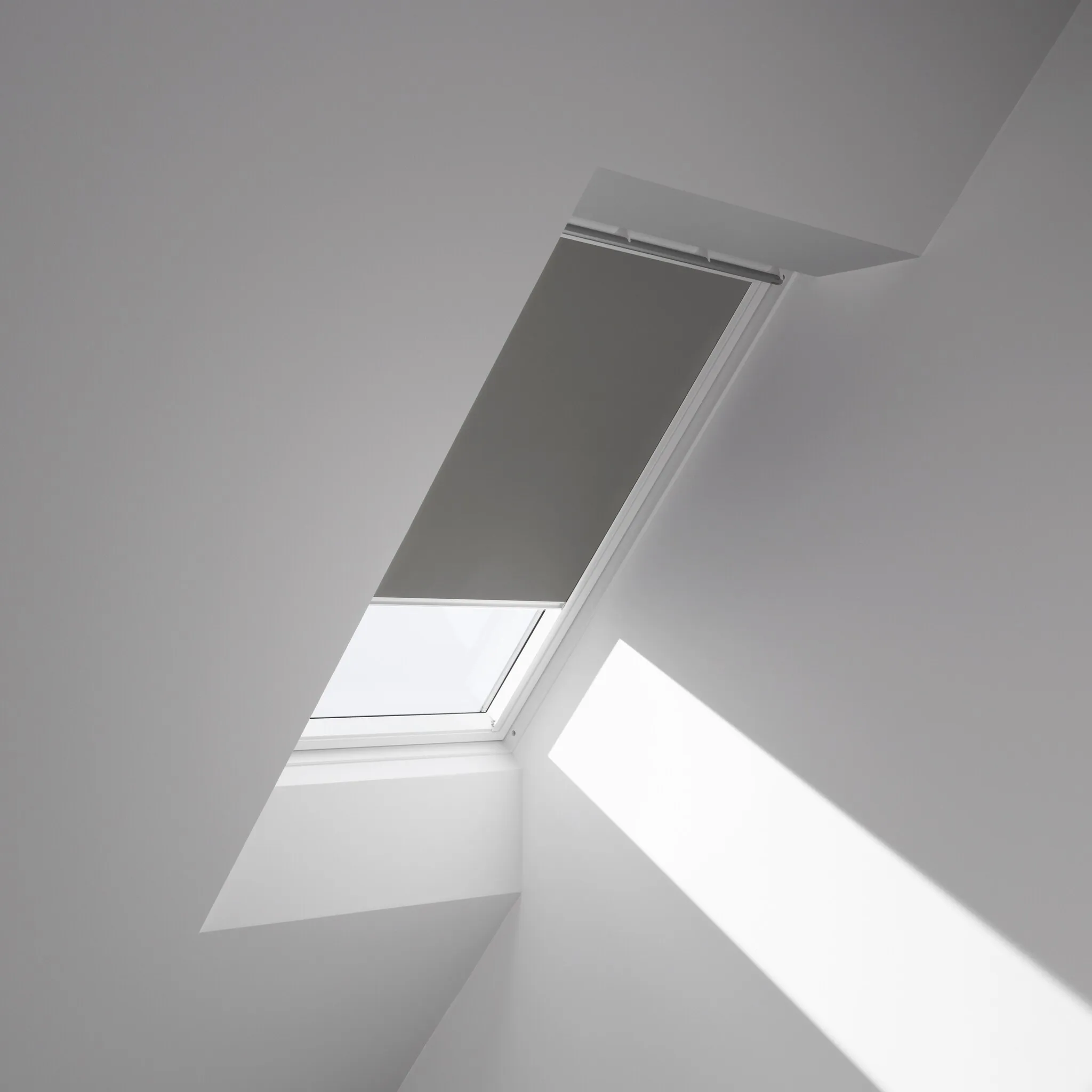 

Затемняющие рулонные шторы VELUX «DKL P08 0705SWL», затемнение, затемнение, без сверления, на направляющих, белые направляющие и ручка, цвет Grau + weiß