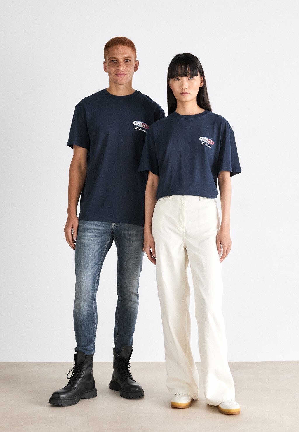 

Футболка с принтом EXPEDITION GLOBE TEE UNISEX Tommy Jeans, темно-синий