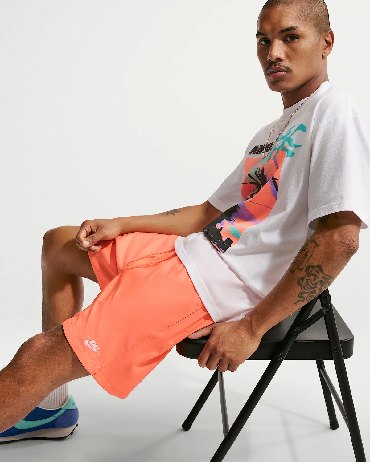 Мужские шорты Nike Club Woven Flow, Orange Frost/White — фото 4