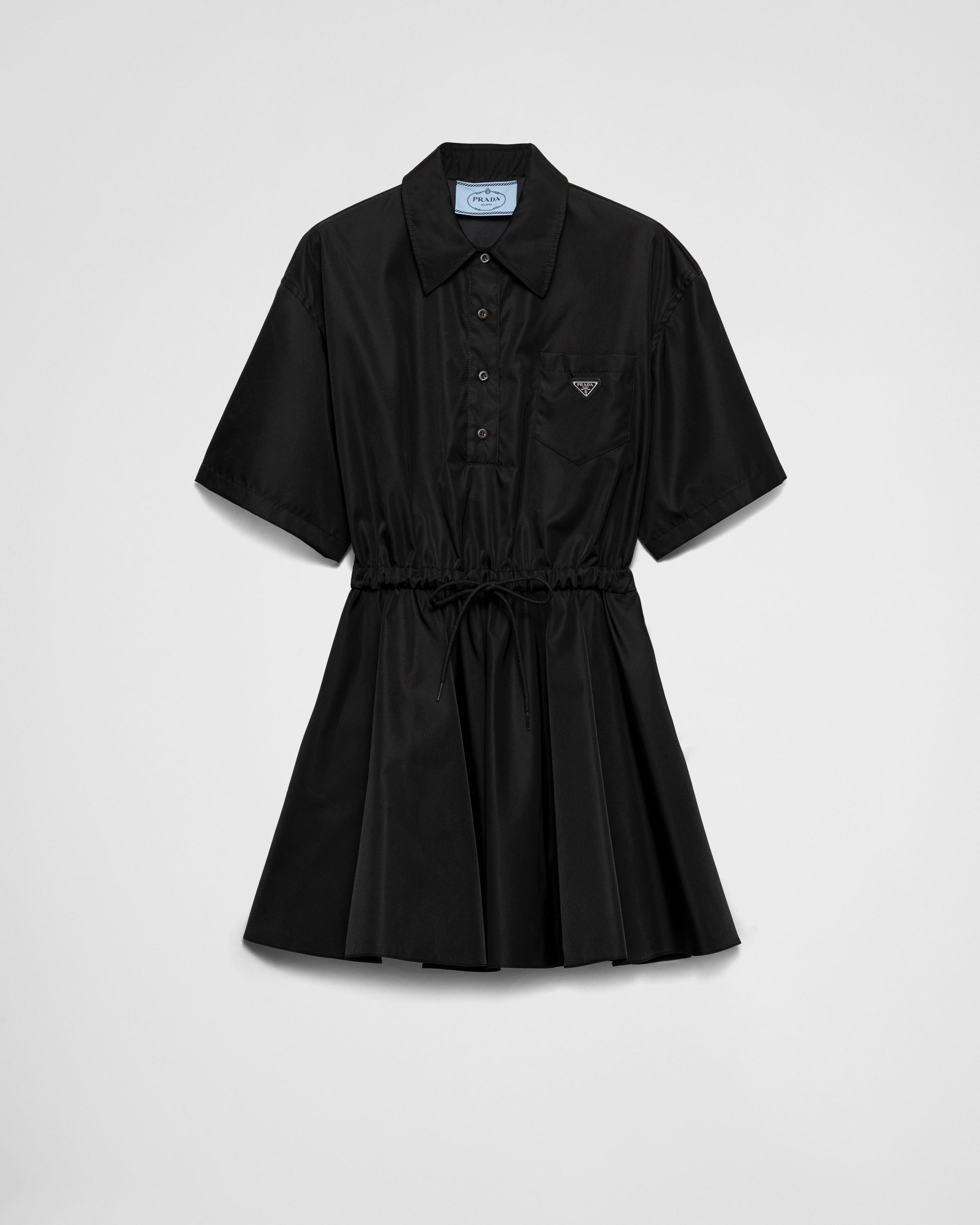 

Платье из переработанного нейлона с короткими рукавами Prada, черный