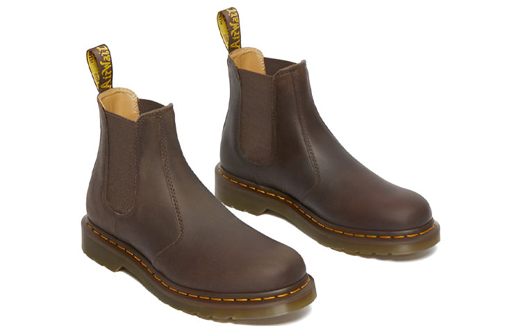 Мужские ботинки челси Dr. Martens 2976 Crazy Horse кожаные с желтой строчкой, коричневый — фото 2