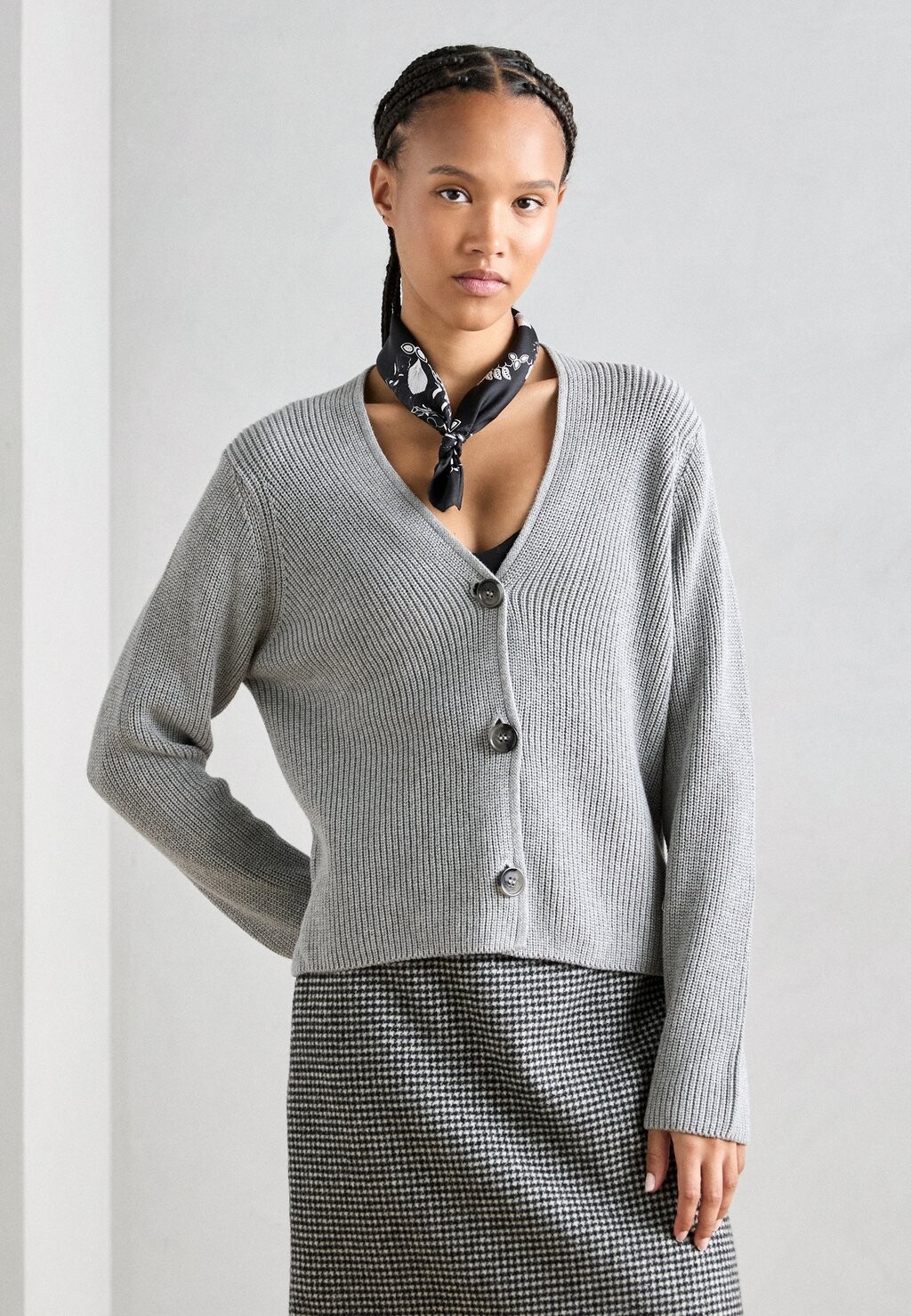 

Кардиган CARDIGAN LONGSLEEVE V NECK Marc O'Polo, серый