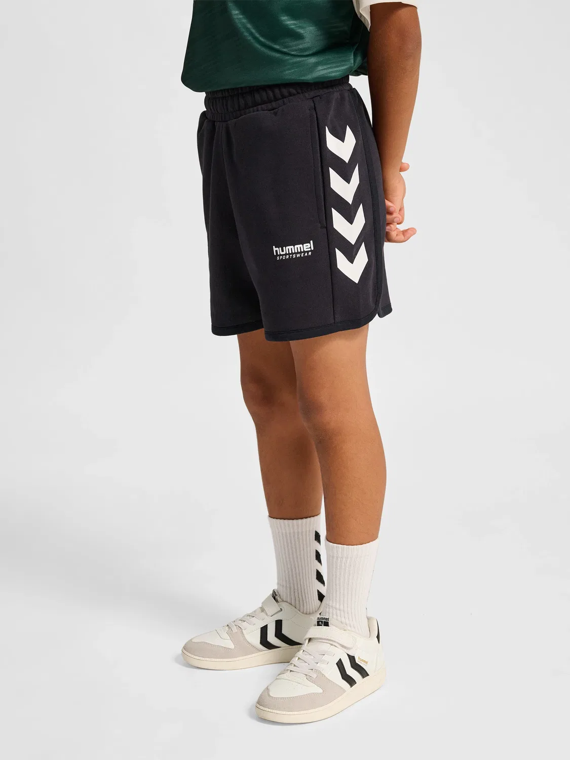 Шорты свободного кроя Hummel, черный