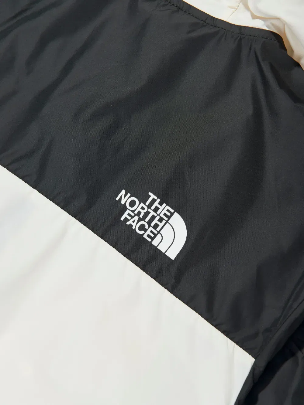 Куртка "Власть" The North Face Kids, белый — фото 3