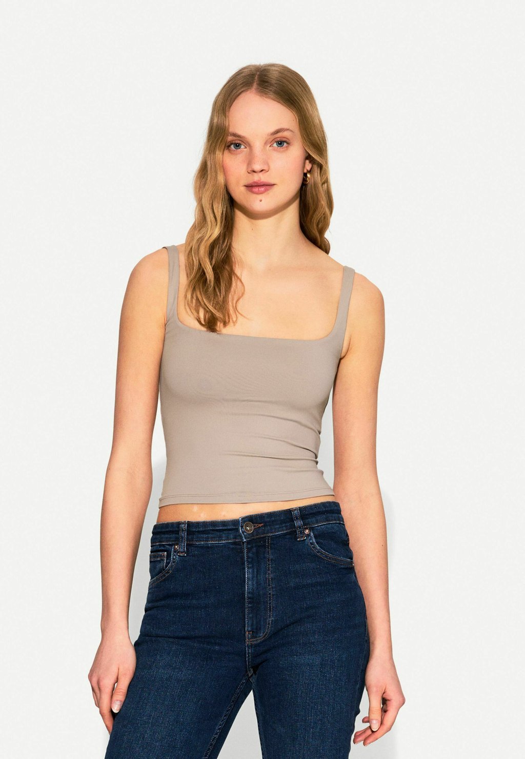 

Топ STRAPPY Bershka, песочный