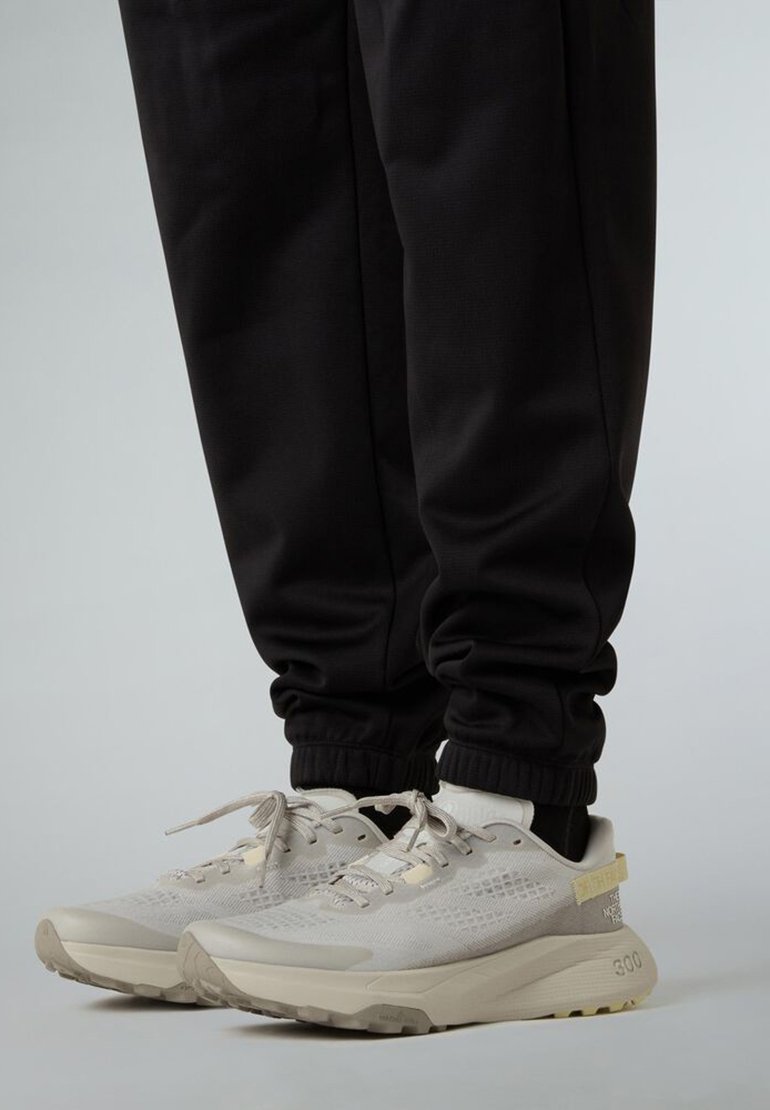 

Кроссовки The North Face ALTAMESA 300, Glacier Gray/Soapstone/White