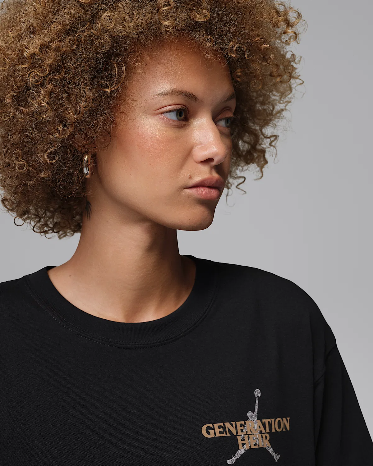 Женская футболка Dri-FIT с принтом Jordan Sport, Black/Metallic Gold/White — фото 3