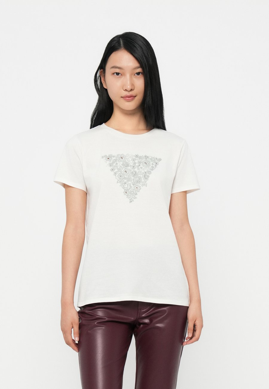 

Футболка Guess TRIANGLE EASY TEE, Cream White/Off-White