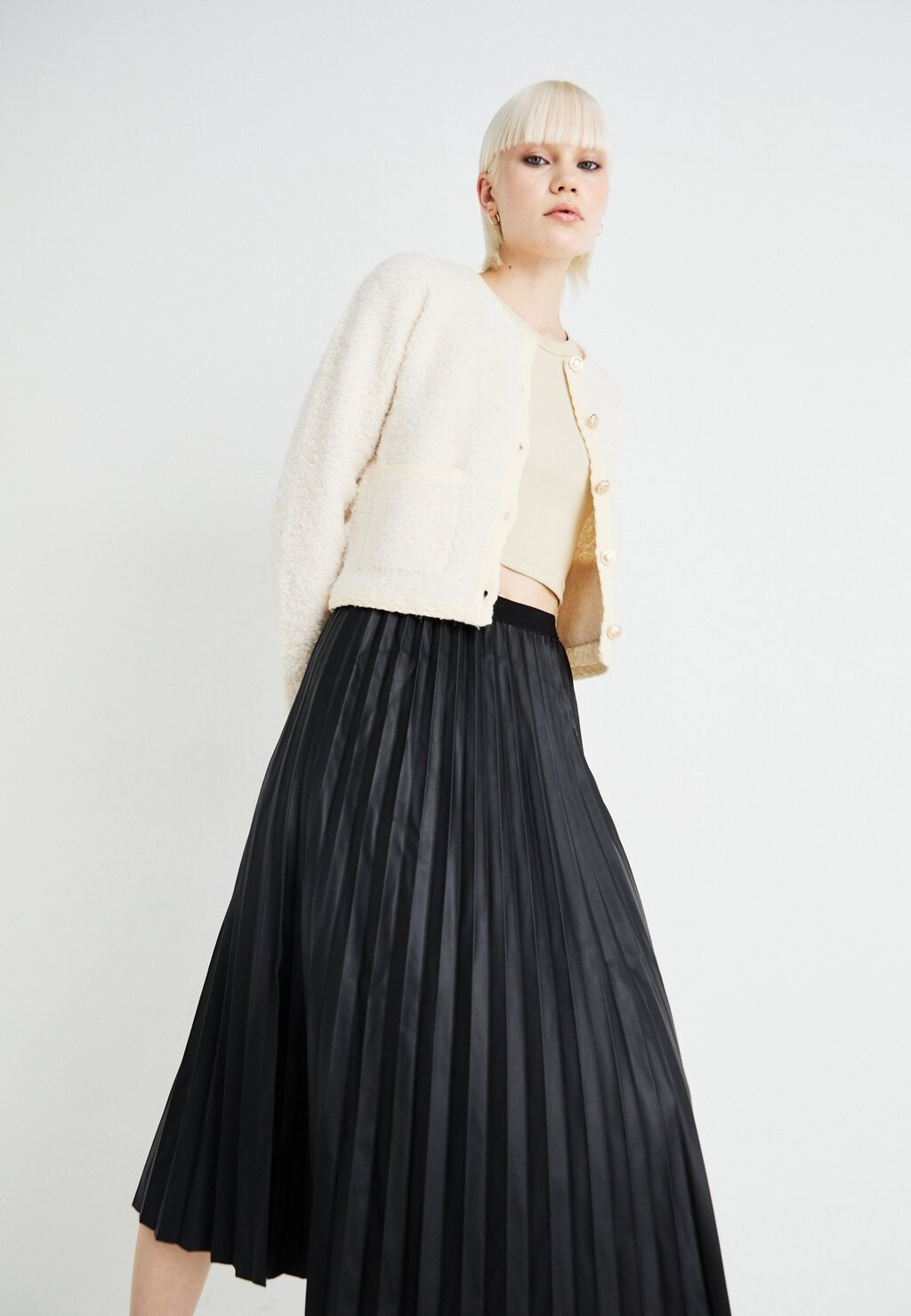 

Юбка плиссированная VMPUFFY COATED PLEAT SKIRT Vero Moda, черный