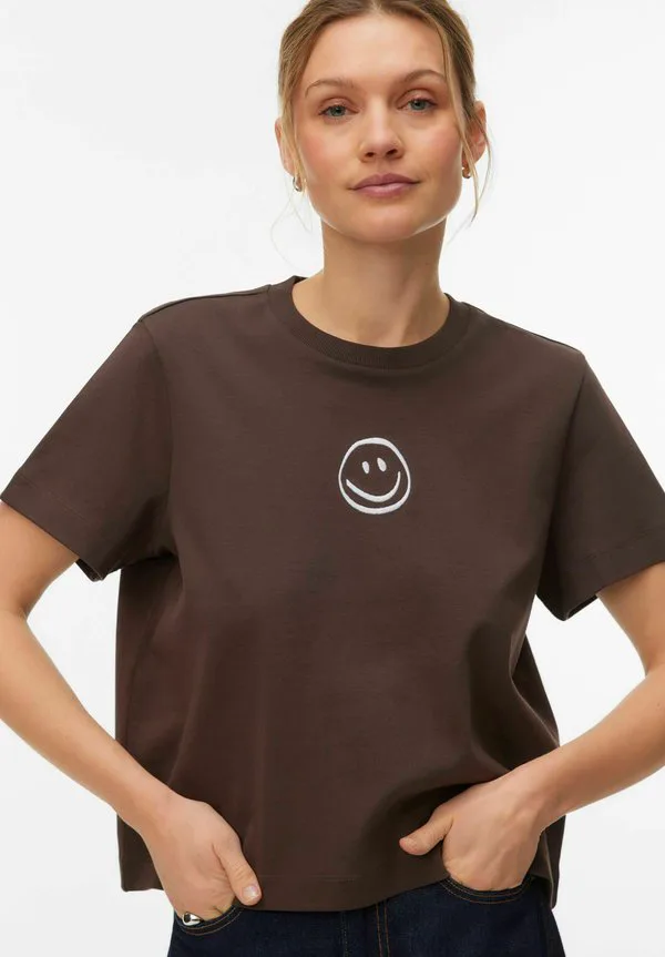 

Футболка с принтом vmsara mette box noos Vero Moda, Chocolate Brown, Коричневый, Футболка с принтом vmsara mette box noos Vero Moda, Chocolate Brown
