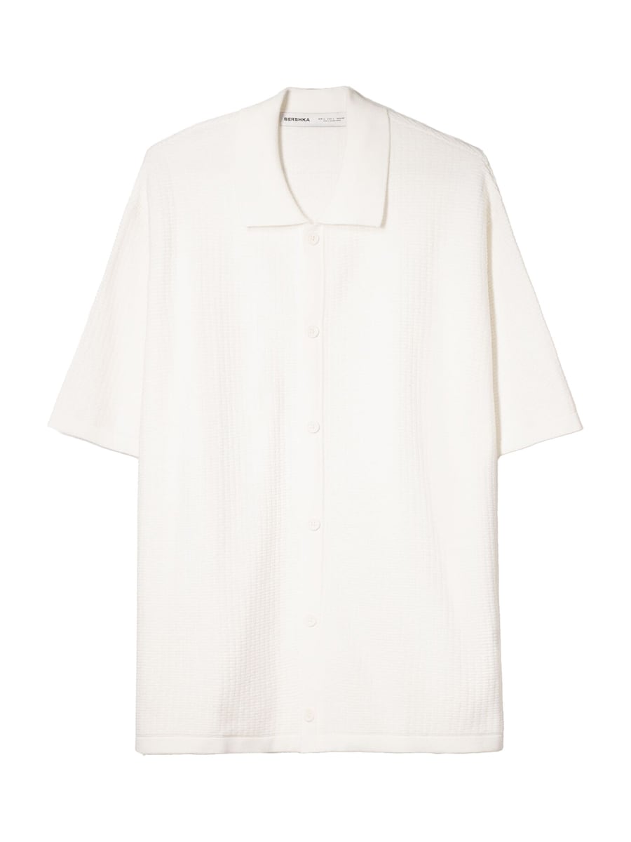

Рубашка на пуговицах классического кроя Bershka, белый