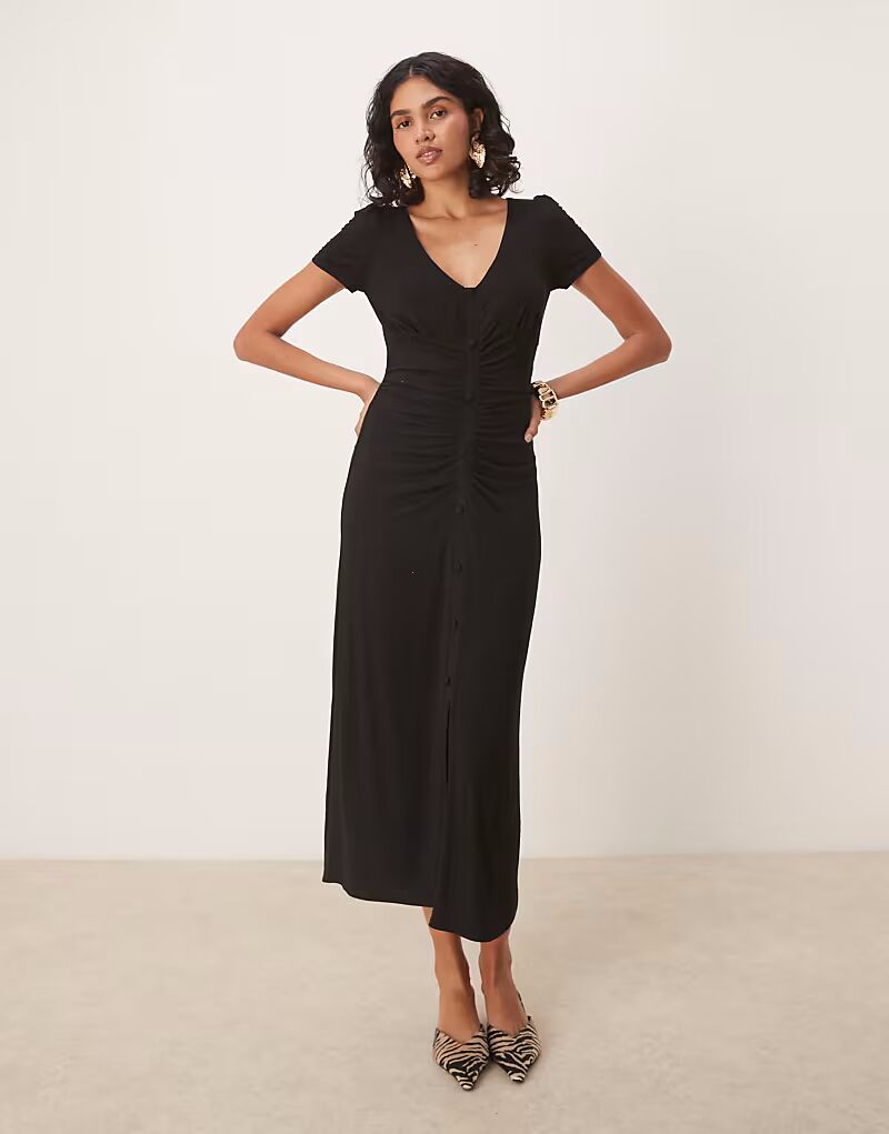 

Платье-чай миди ASOS DESIGN с V-образным вырезом, пуговицами и сборками спереди черного цвета
