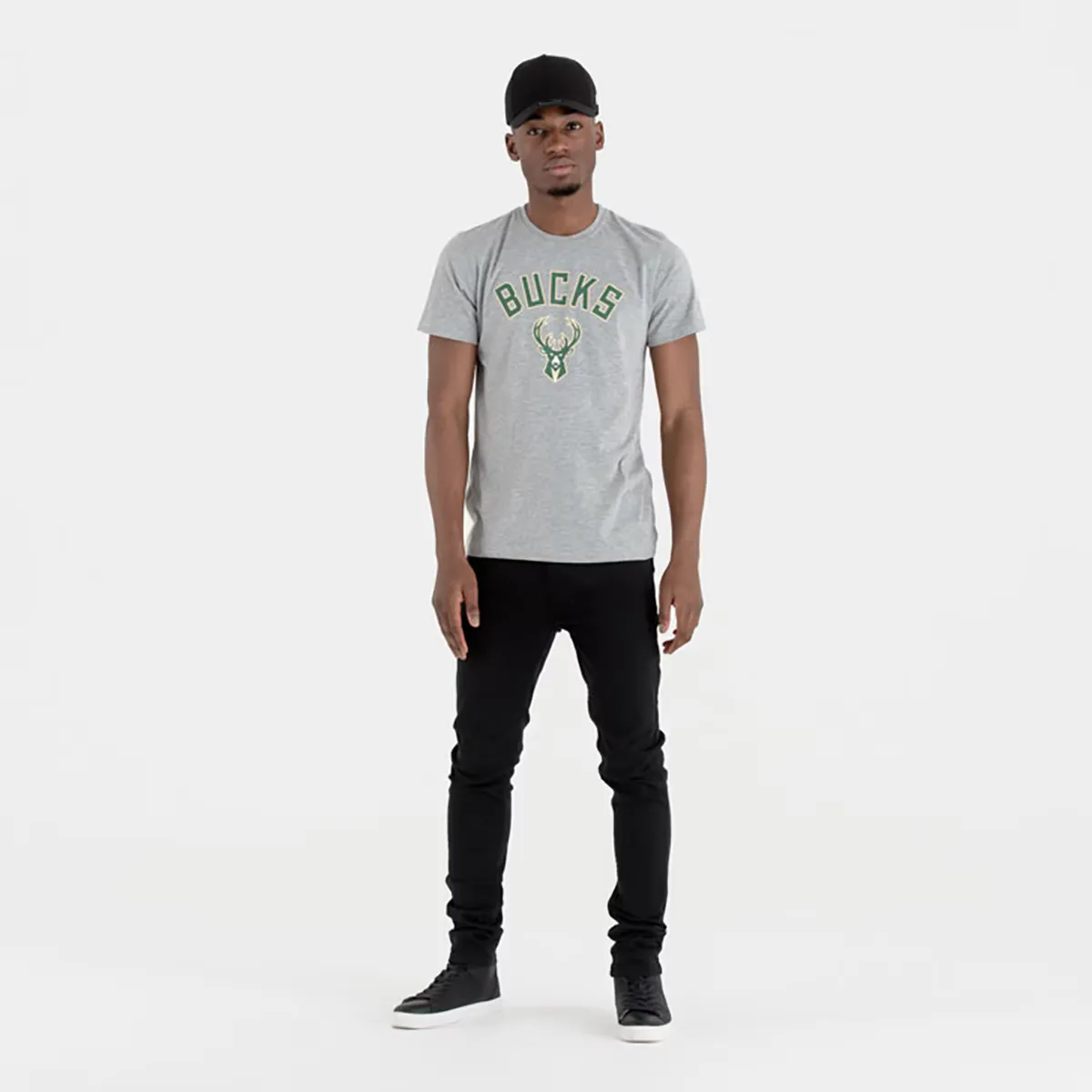 

Футболка унисекс с логотипом команды Milwaukee Bucks New Era, серый