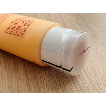 Крем для лица Clarins — Одношаговое нежное отшелушивающее очищающее средство с экстрактом апельсина, 125 мл — фото 2