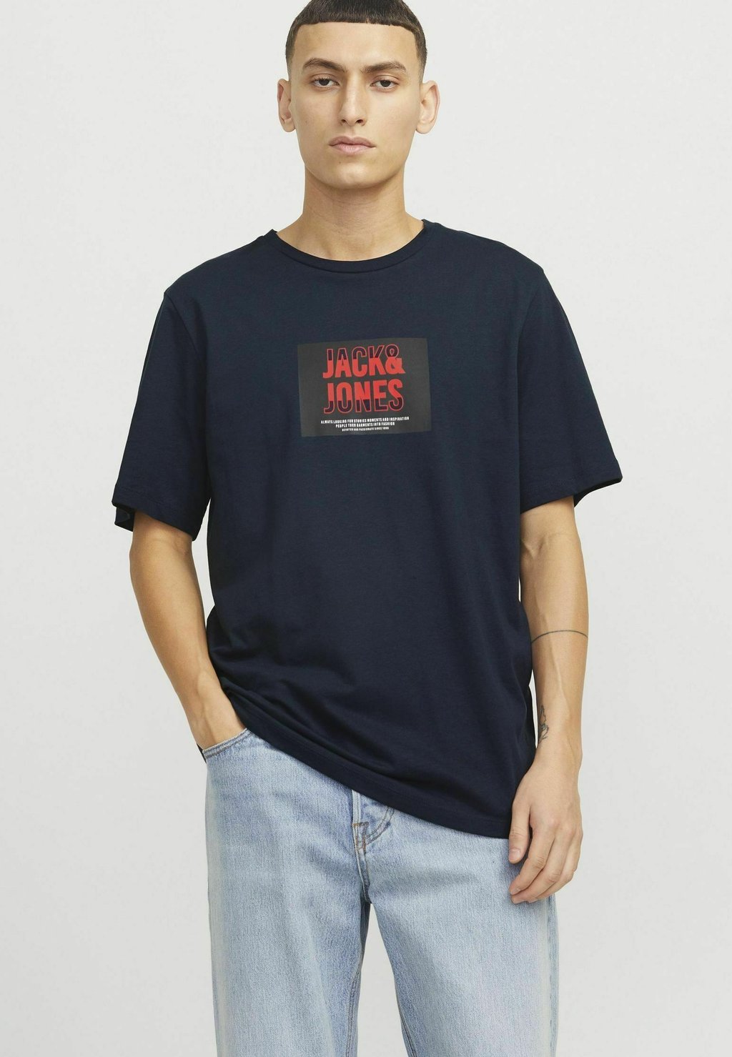 

Футболка с принтом LOGO RUNDHALSAUSSCHNITT Jack & Jones, темно-синий