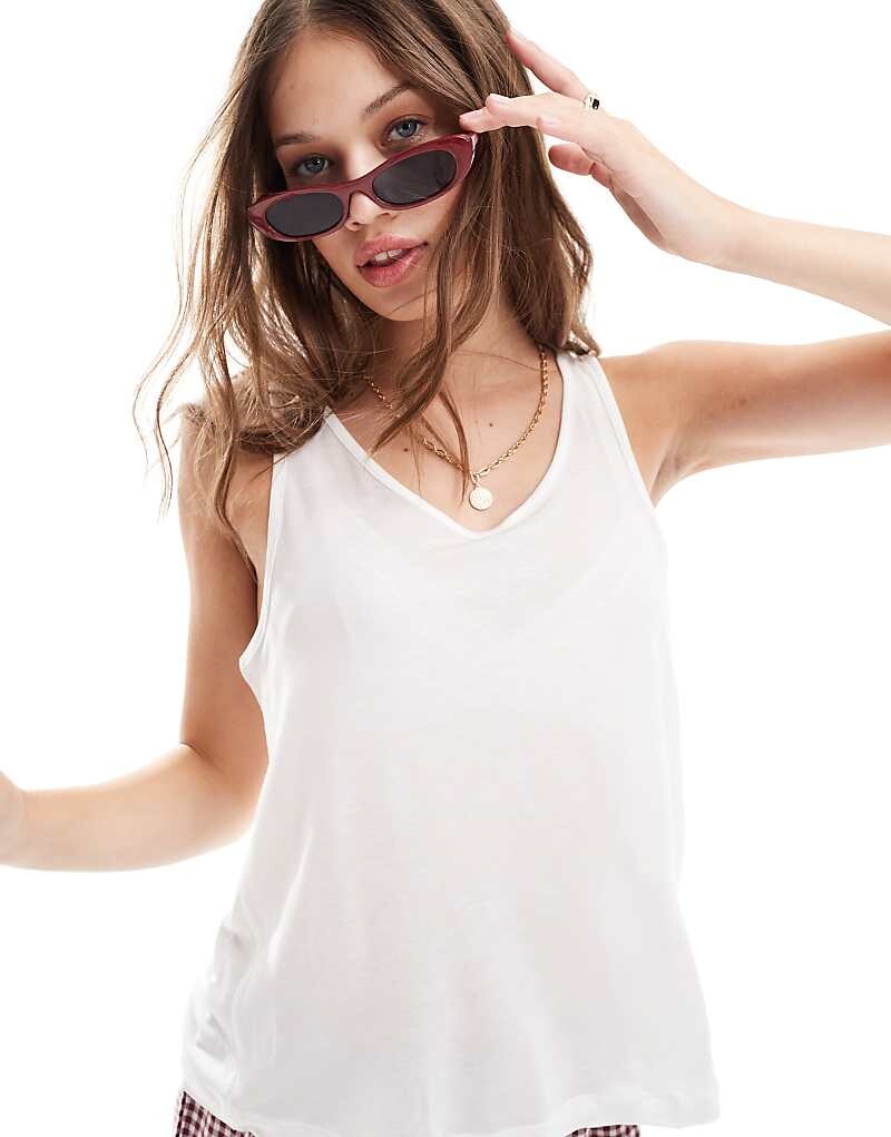 

ASOS DESIGN – Белая мягкая футболка с драпировкой