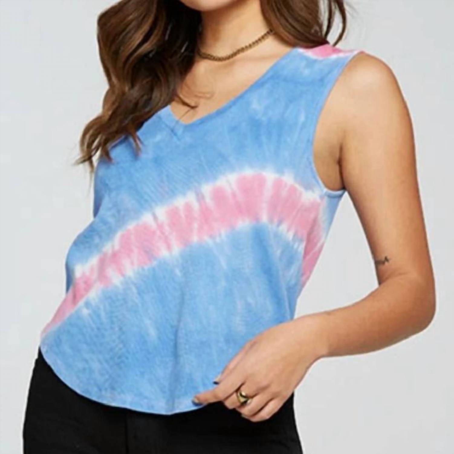 

Винтажная укороченная майка-рубашка Henley Shirttail в цвете Eclipse Tie Dye Chaser