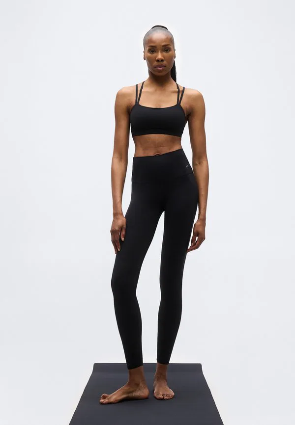 Спортивный бюстгальтер zenvy с бретелями и легкой поддержкой Nike Performance, Black/Cool Grey — фото 2